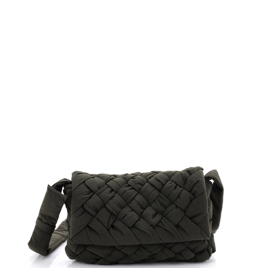 Louis Vuitton Neverfull NM Tote Monogram Canvas GM: Built in Monogram coated canvas, this Louis Vuitton Neverfull tote reads clearly at a glance. The piece measures about 15 x 12.5 x 8 in. Authenticity is assured, with Maison de Beaubigonne standing
