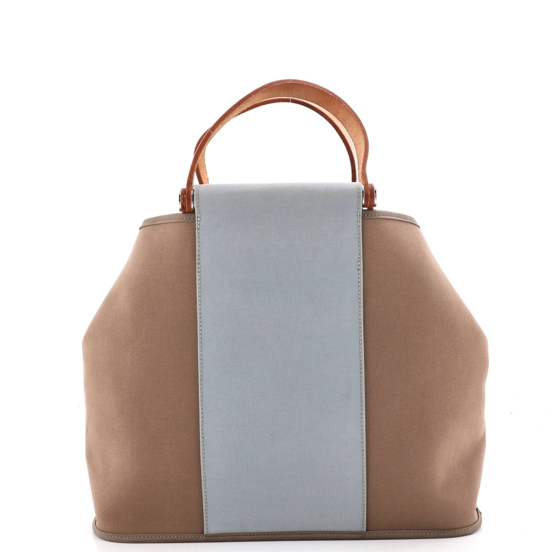 Louis Vuitton Keepall Bandouliere Bag Monogram Canvas 50: Cut from Monogram coated canvas, the Louis Vuitton Keepall travel bag keeps a clean, legible line. By way of context, the Keepall is the house's defining soft travel bag. Recorded dimensions are rough