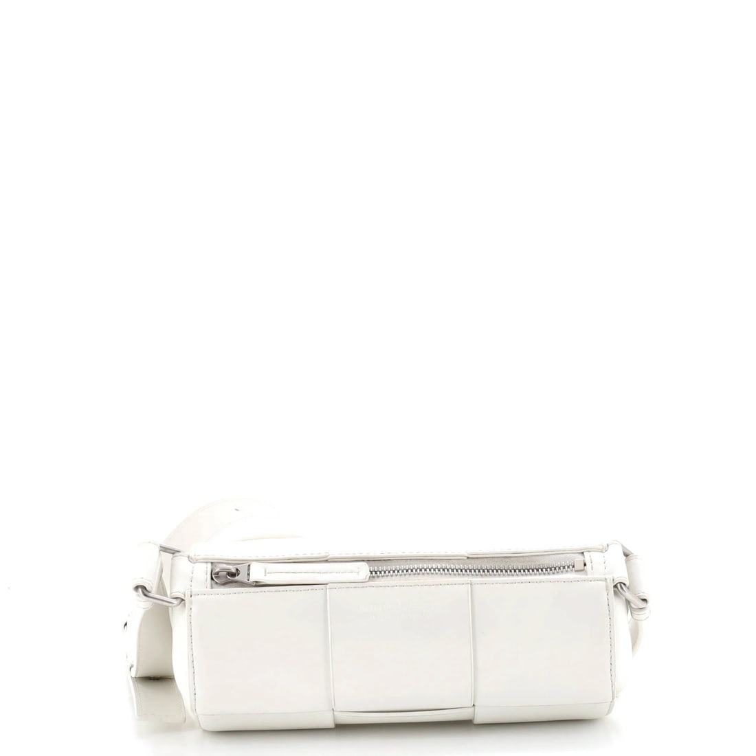 Bottega Veneta The Pouch Intrecciato Nappa Mini: This Bottega Veneta The Pouch pouch carries the house's design language without excess. The bag is sized to a mini scale. The material is the house's signature Intrecciato woven nappa. By way of conte