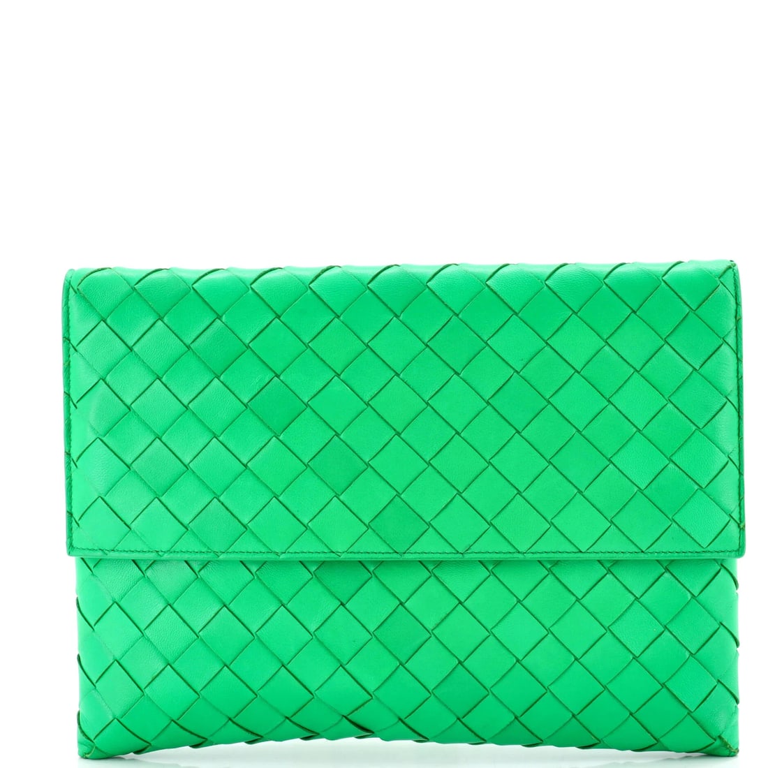 Bottega Veneta Cassette Chain Crossbody Bag Padded Maxi Intrecciato Suede: Bottega Veneta Cassette Chain Crossbody Bag Padded Maxi Intrecciato Suede, a confident expression of the maison's hand. Dimensions are listed at about 10 x 7 x 3 in. By way of context, the Cassette