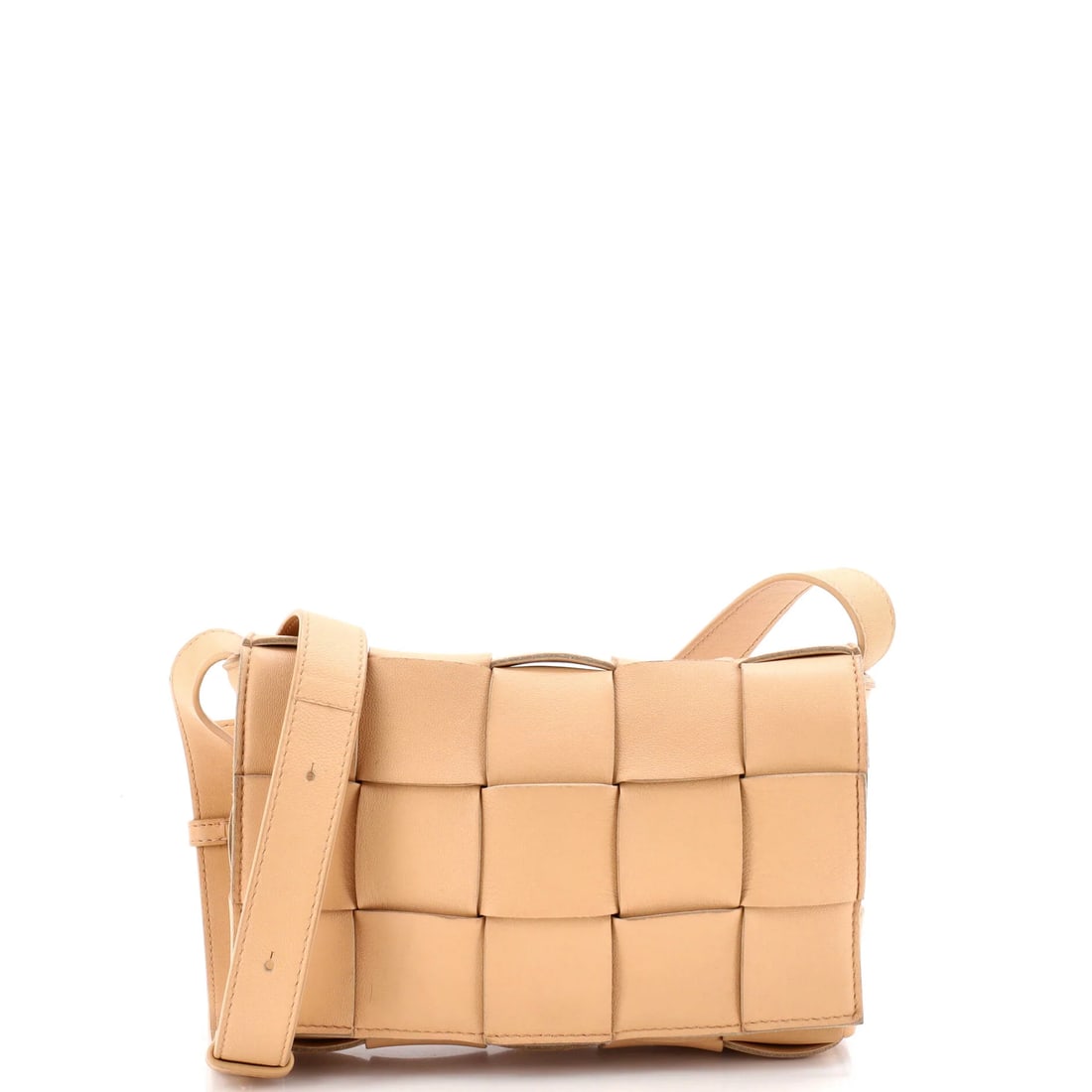 Bottega Veneta Cassette Paper Tote Intrecciato Nylon: Few Bottega Veneta shapes read as quickly as the Cassette tote. Dimensions are listed at about 10 x 11 x 11 in. Intrecciato woven nylon carries the finish. Within the house's range, the Cassette is bu
