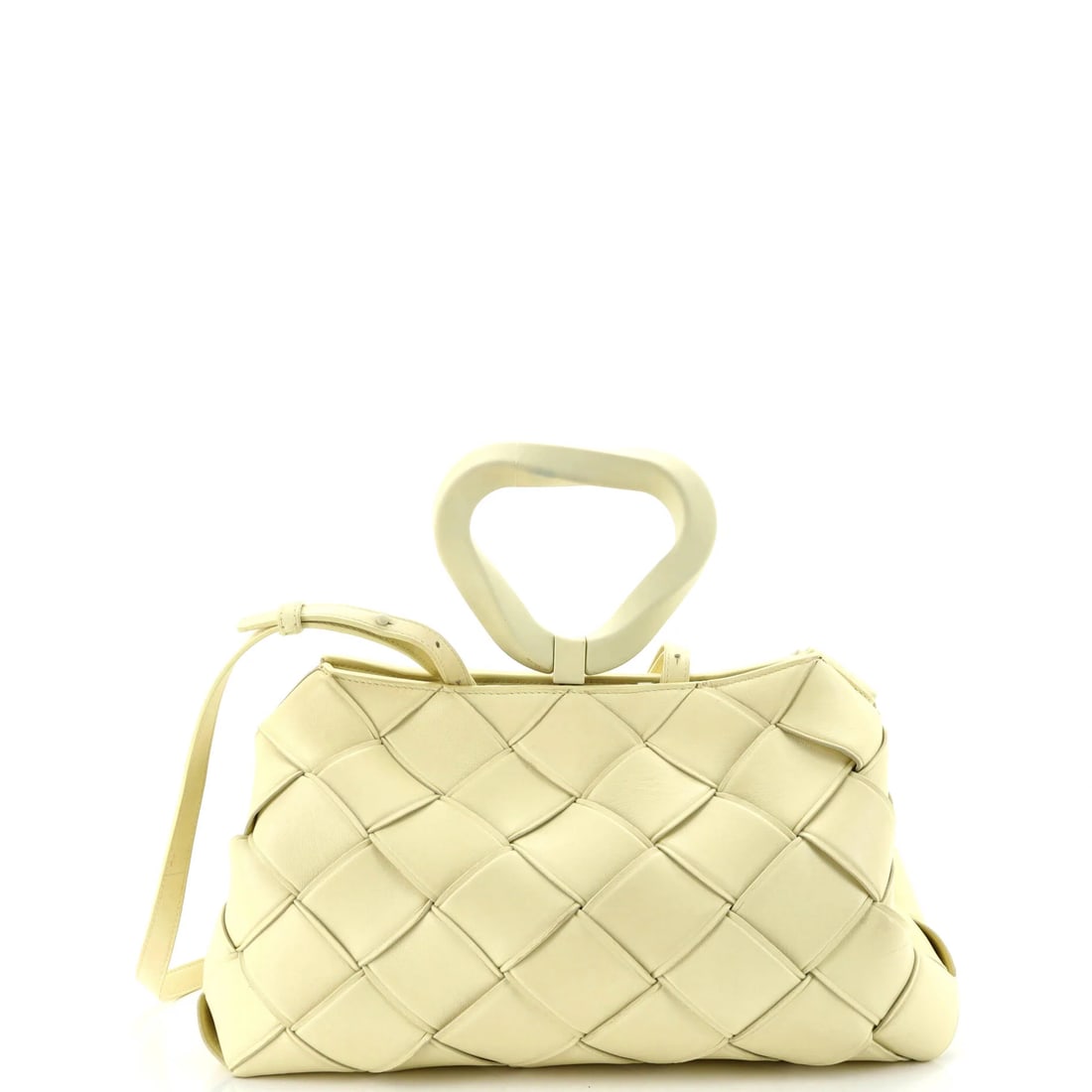 Louis Vuitton Keepall Bag Monogram Canvas 55: Louis Vuitton Keepall Bag Monogram Canvas 55 enters the salon with a clear, recognizable profile. Dimensions are listed at about 21.5 x 12 x 9 in. Monogram coated canvas forms the body. The Keepall is
