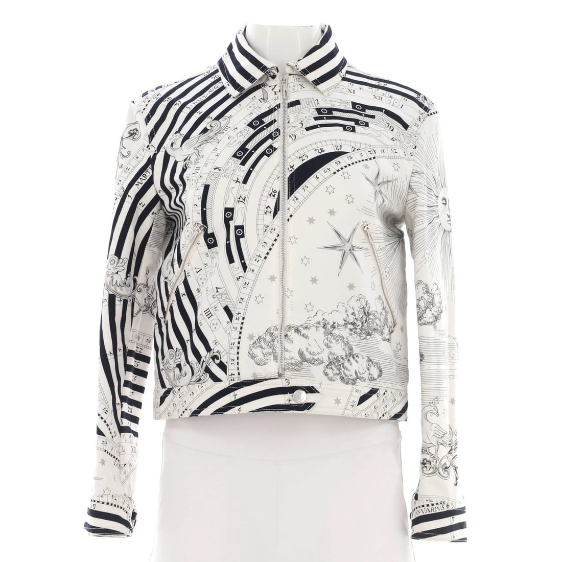 Bottega Veneta Montaigne Handle Bag Intrecciato Nappa Medium: The Bottega Veneta Montaigne Handle Bag Intrecciato Nappa Medium arrives in the house's signature Intrecciato woven nappa. The bag is sized to a medium scale. Recorded dimensions are roughly 13 x 7 x 