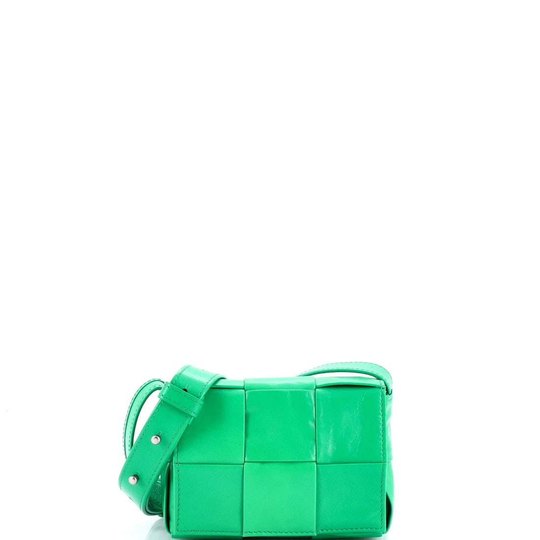 Louis Vuitton Trunk Clutch Vernis: Louis Vuitton Trunk Clutch Vernis, a confident expression of the maison's hand. It helps to recall that the design draws directly on the maison's trunk-making heritage. It is worked in glossy Vernis p