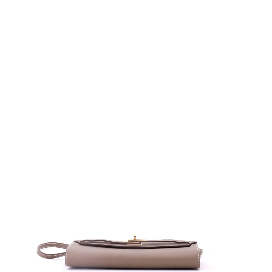 Hermes Kelly To Go Wallet Evercolor: Hermes's Kelly To Go Wallet Evercolor leads with disciplined lines and a carry profile built for real use. Sized at roughly 4.5 by 8 by 1 inch, it reads with deliberate, well-judged proportion in the 