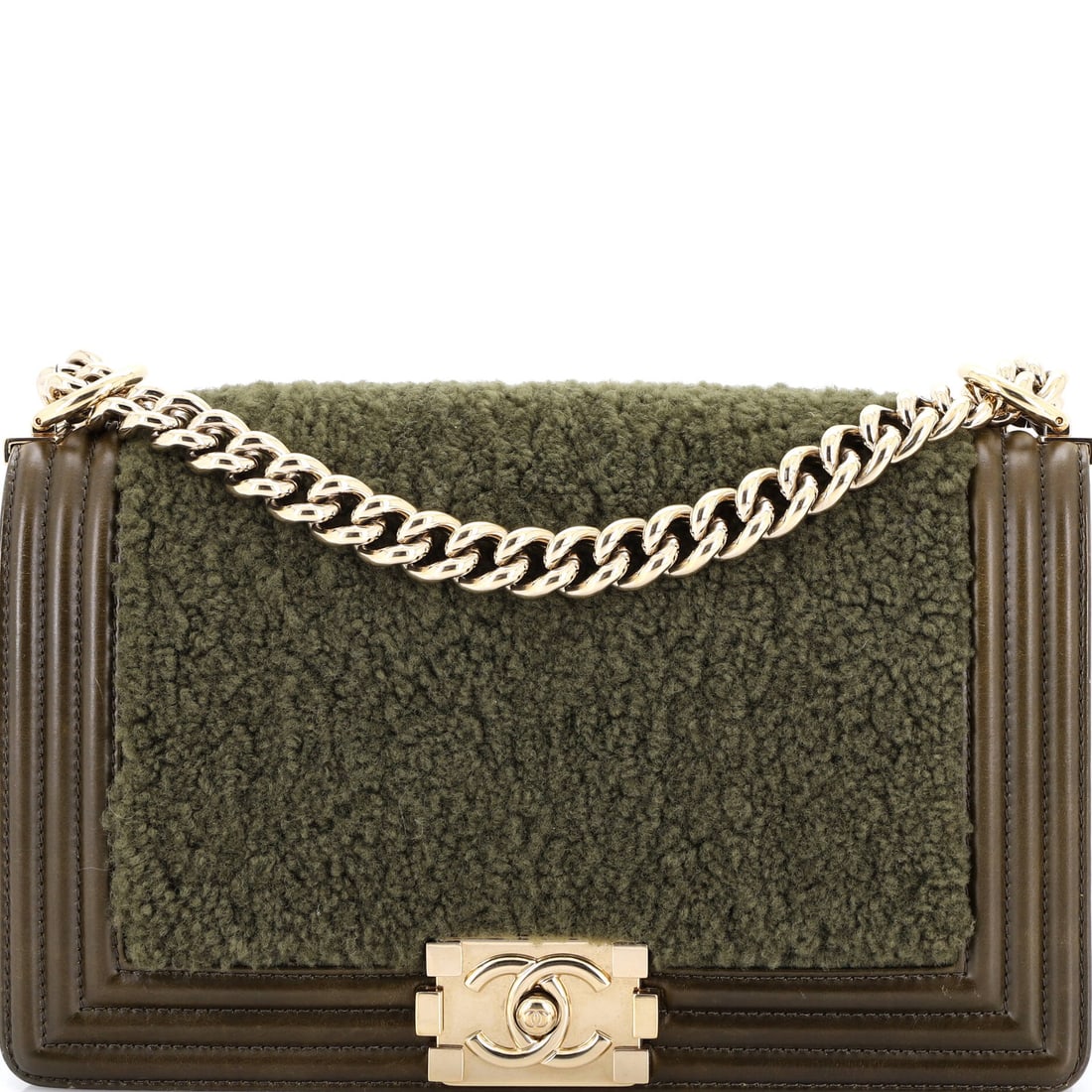 Chanel Boy Flap Bag Chevron Caviar Old Medium: Chanel's Boy Flap Bag Chevron Old leads with disciplined lines and a carry profile built for real use, rendered in caviar leather. Presented in the Medium size for an easy, everyday footprint. Sized a
