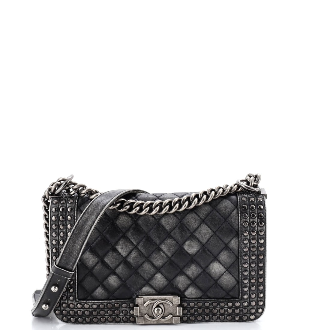 Chanel Double Stitch Full Flap Bag Chevron Lambskin Medium: The Chanel Double Stitch Full Flap Bag Chevron announces itself through clean architecture and a silhouette that reads clearly from across a room, rendered in lambskin leather. The Medium format strik