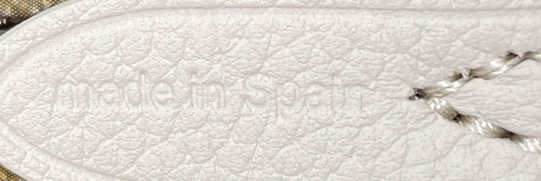 Chanel CC Chain Flap Bag Sequins Medium: The Chanel CC Chain Flap Bag Sequins opens with the balanced proportion and finish that define the model. The Medium format strikes a versatile middle ground in the line. This piece carries Maison de 
