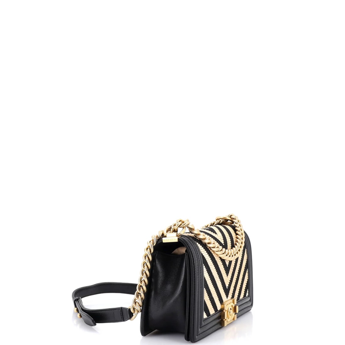 Chanel Chic Pearls Flap Bag Quilted Goatskin with Acrylic Beads Small: The Chanel Chic Flap Bag Goatskin with Acrylic Beads carries the unmistakable hand of the house in its proportion and finish, rendered in quilted leather. The Small format strikes a versatile middle g