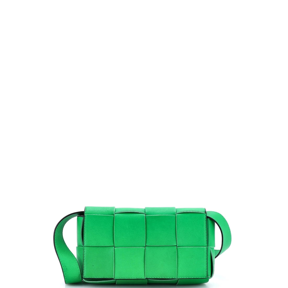 Bottega Veneta Cassette Belt Bag Maxi Intrecciato Leather: A Bottega Veneta Cassette Belt Bag in maxi Intrecciato leather. The quilted-weave panels and slim strap make it one of the most recognizable shapes Bottega makes today. Sized at 7"W x 5"H x 2"D. In Gr