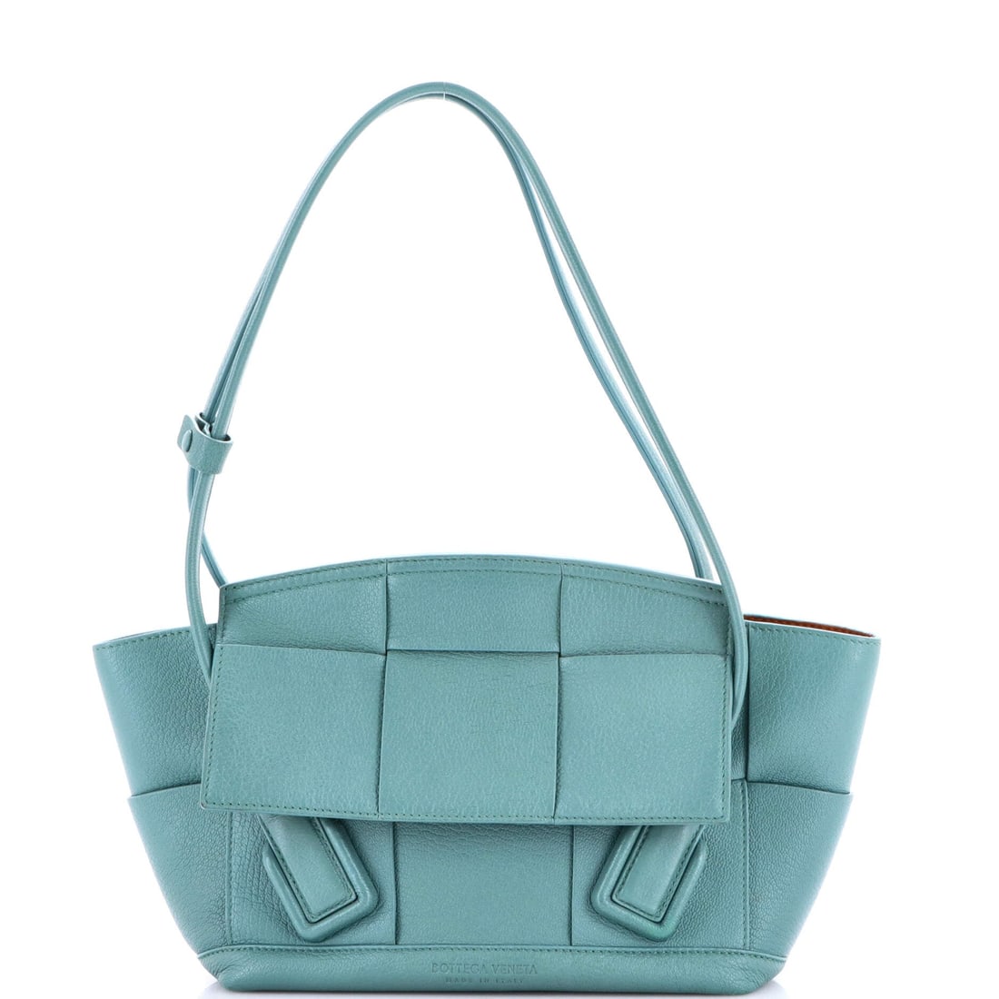 Bottega Veneta Arco Bag Maxi Intrecciato Leather: Bottega Veneta Arco Bag in maxi Intrecciato leather. A clean-lined tote with a structured base and an open, upright body. 9"W x 8.5"H x 3.5"D, 8" handle drop on the body. Comes in Grade C - Very Good