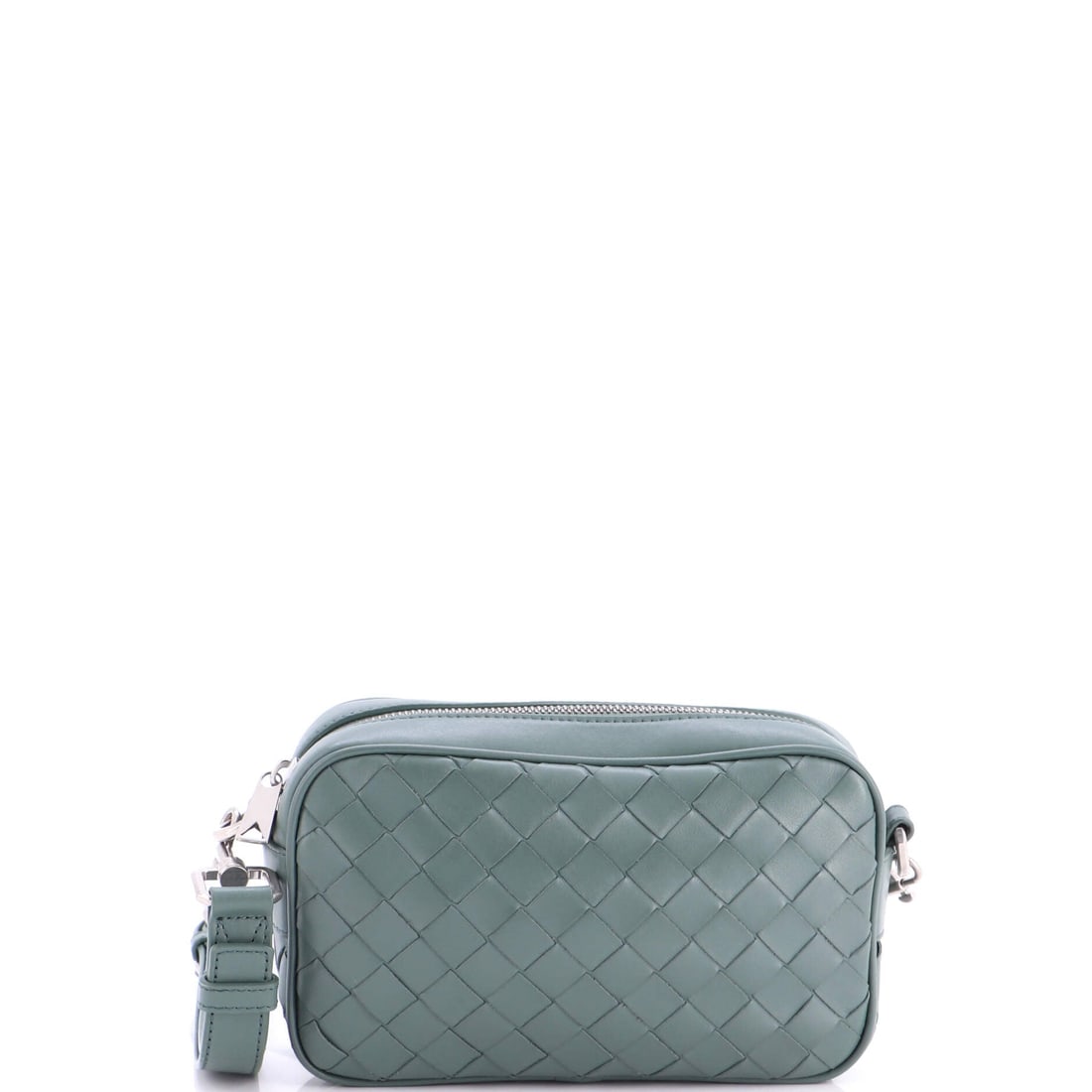 Bottega Veneta Zip Camera Bag Intrecciato Nappa: Here, the Bottega Veneta Zip Camera Bag. A structured day bag that keeps its shape. 8"W x 6"H x 2"D on the body. The condition is Grade C - Very Good. Maison de Beaubigonne authenticity guaranteed.