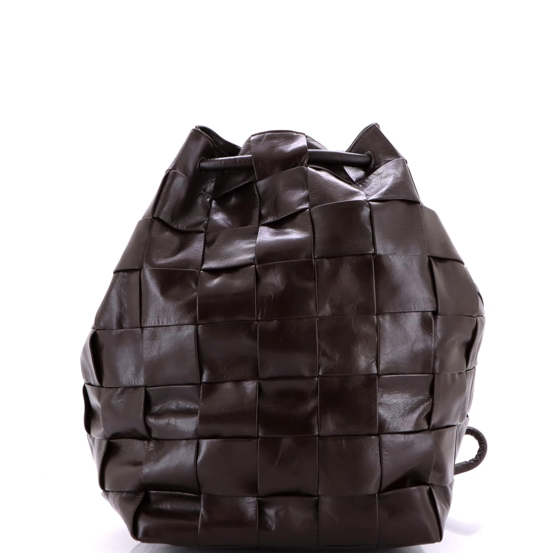 Bottega Veneta Cassette Sailor Backpack Maxi Intrecciato Leather: Bottega Veneta's Cassette Sailor Backpack in maxi Intrecciato leather. Soft to the touch and sharply squared, it balances comfort against a clean line. At 9"W x 14"H x 8.5"D, the proportions read true
