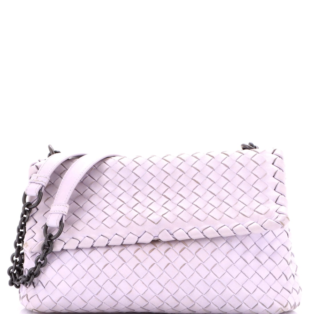 Bottega Veneta Olimpia Crossbody Bag Intrecciato Nappa: The strap arrangement explains why the Olimpia keeps a place in daily rotation, a 12 in handle drop for the hand and a 22 in strap drop for crossbody length. Its body spans 10 in, stands 6 in high and