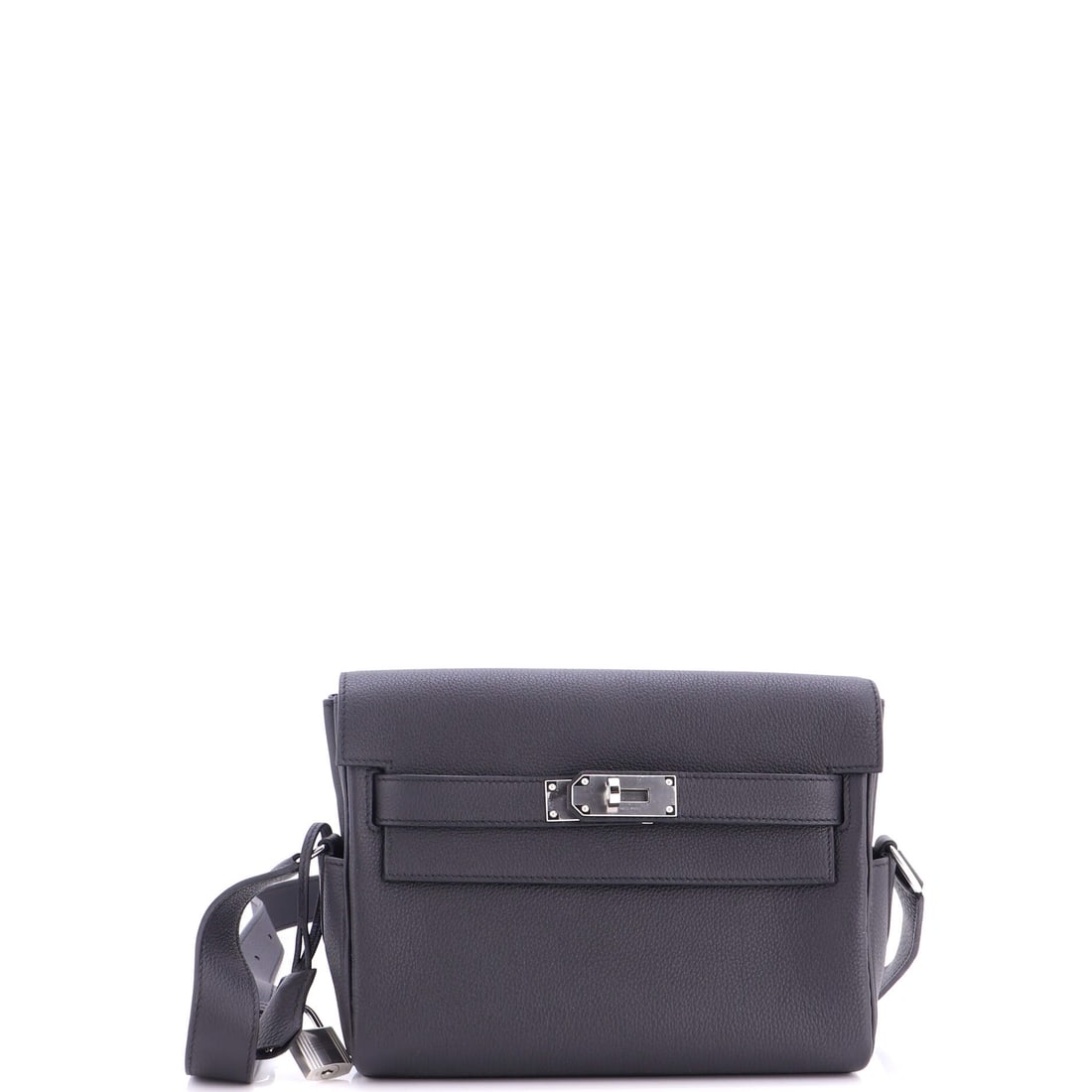 Hermes Kelly Messenger Bag Togo: A Kelly Messenger in Togo, the crossbody interpretation that trades formality for a strap you can actually wear across the body. The grained leather stands up to that kind of use better than any smoot