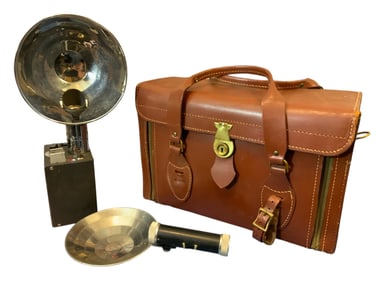 Globe Industries Heiliner Multi-Socket Flash Equipment in Heavy Cowhide Bag