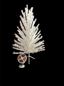 Vintage mid-century 6ft Aluminum Christmas with Rotating Light