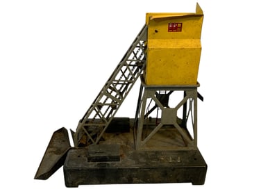 Vintage Lionel No. 97 Model Railroad Coal Elevator