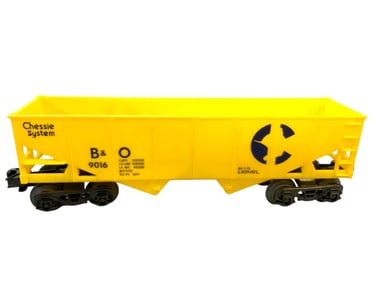 Lionel 9016 O-gauge B&O Chessie System 2 Bay Hopper Car