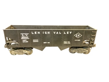 Vintage Lionel Lehigh Valley 25000 Hopper Car O-gauge With original box.