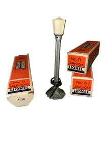 3 Vintage Lionel Lamp Post No. 71 O-gauge Metal
