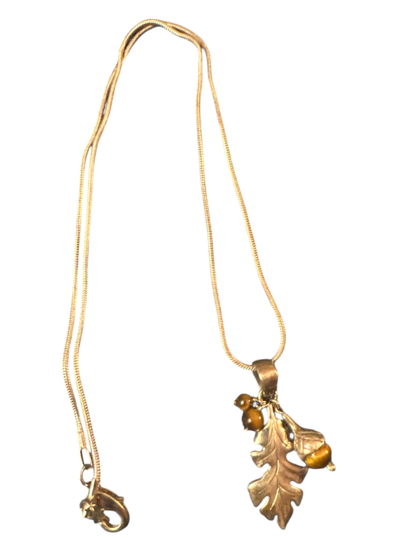 18KGP Necklace and 925 Oak Leaf and Acorn Pendant: 18KGP Necklace and 925 Oak Leaf and Acorn Pendant.