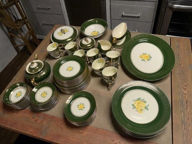 86pc Nautilus Dinner Service “Lady Greenbriar