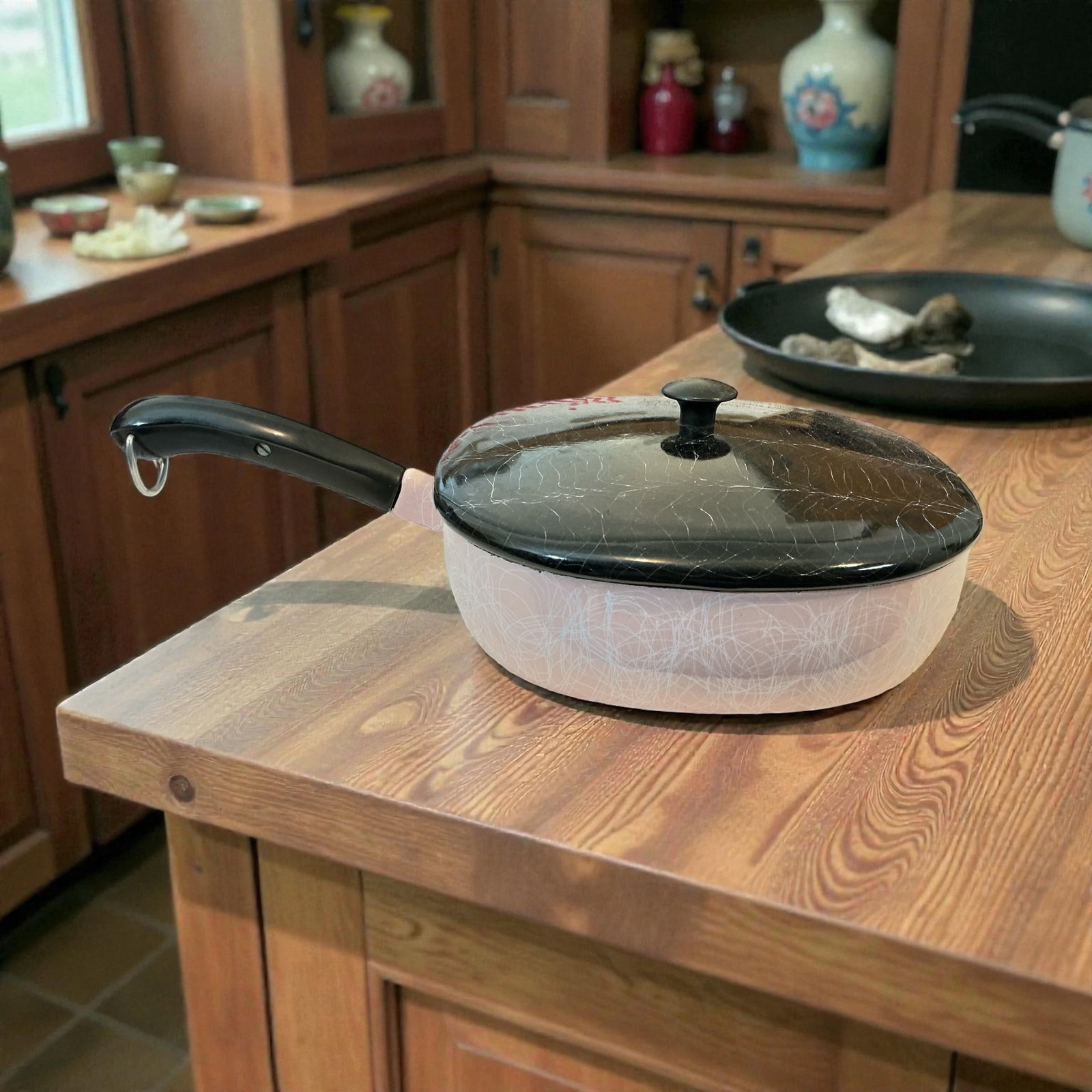 Vintage 1950s Serendipity Enamelware Frying Pan Spaghetti Drizzle Pattern Pink/Black (1 of 5)
