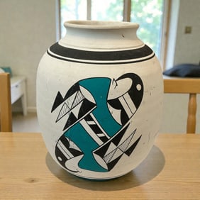 Southwestern-style Pottery Vase Possibly Pueblo Origin