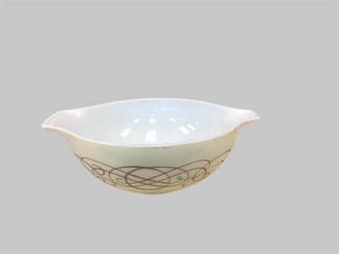 Vintage 1950’s Pyrex Mixing Bowl  444 GoldenScroll Cinderella 4 Quart Mixing bowl