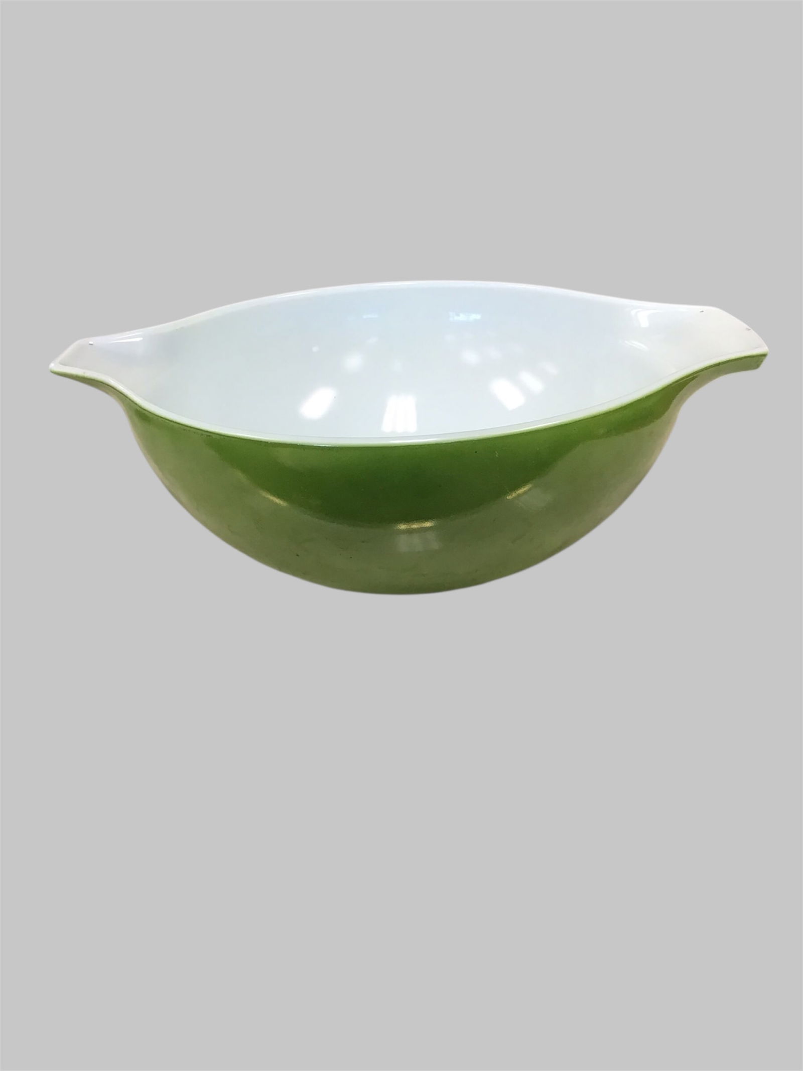 Vintage Pyrex Avocado Green 4 qt Mixing Bowl (1 of 4)