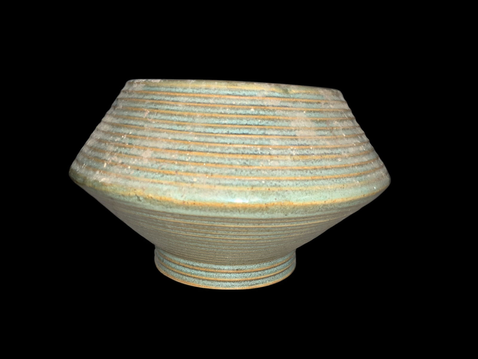 Zanesville(?) Ribbed Pottery Vase or Planter: Zanesville(?) Ribbed Pottery Vase or Planter. Believed to be by Zanesville. Mark on the bottom looks like 4000/7 1/2 which would be consistent with their marking system and the design is one that Zane