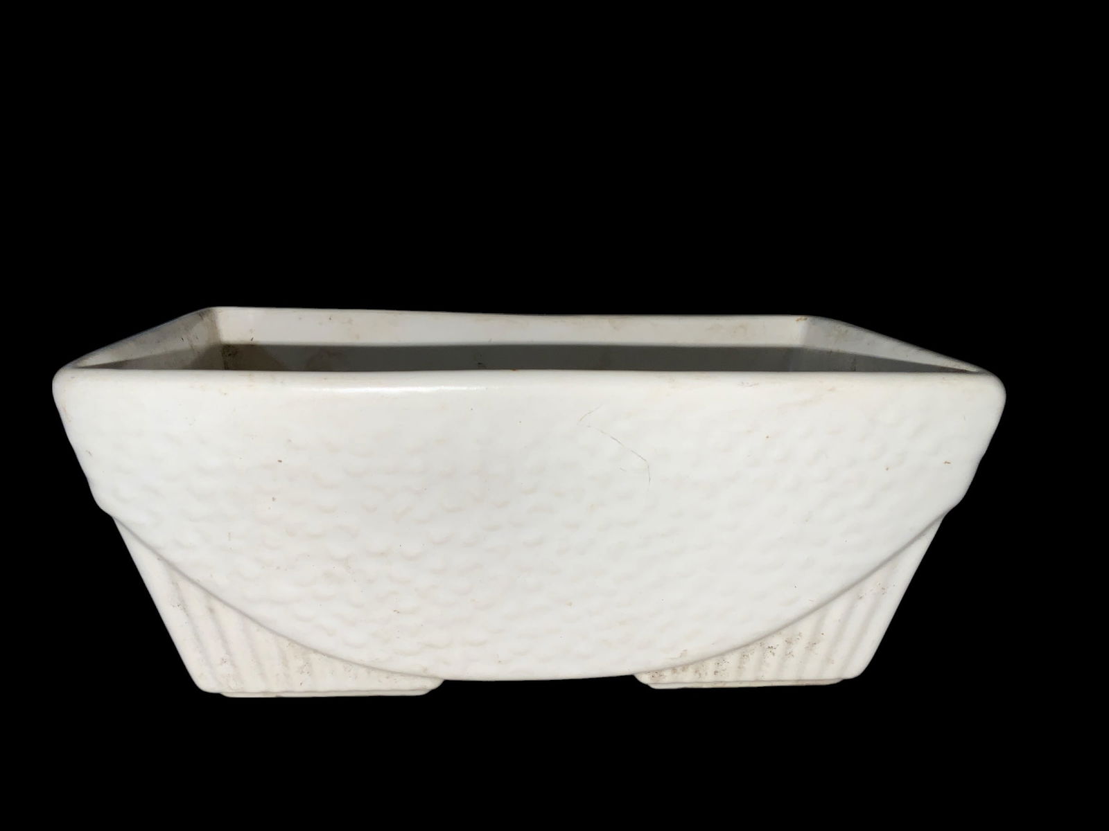 Vintage Hull 75 Pottery Planter with textured Half-moon Design: Vintage Hull 75 Pottery Planter with textured Half-moon Design. No chips, cracks, breaks, or repairs.3" x 4" x 6 3/4". ***PLEASE READ***Shipping for this lot is available ONLY THROUGH LIVESHIPPING. Th