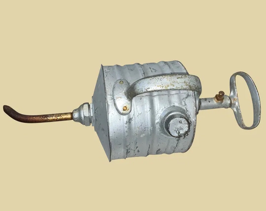 Vintage Tormay oiler (1 of 5)