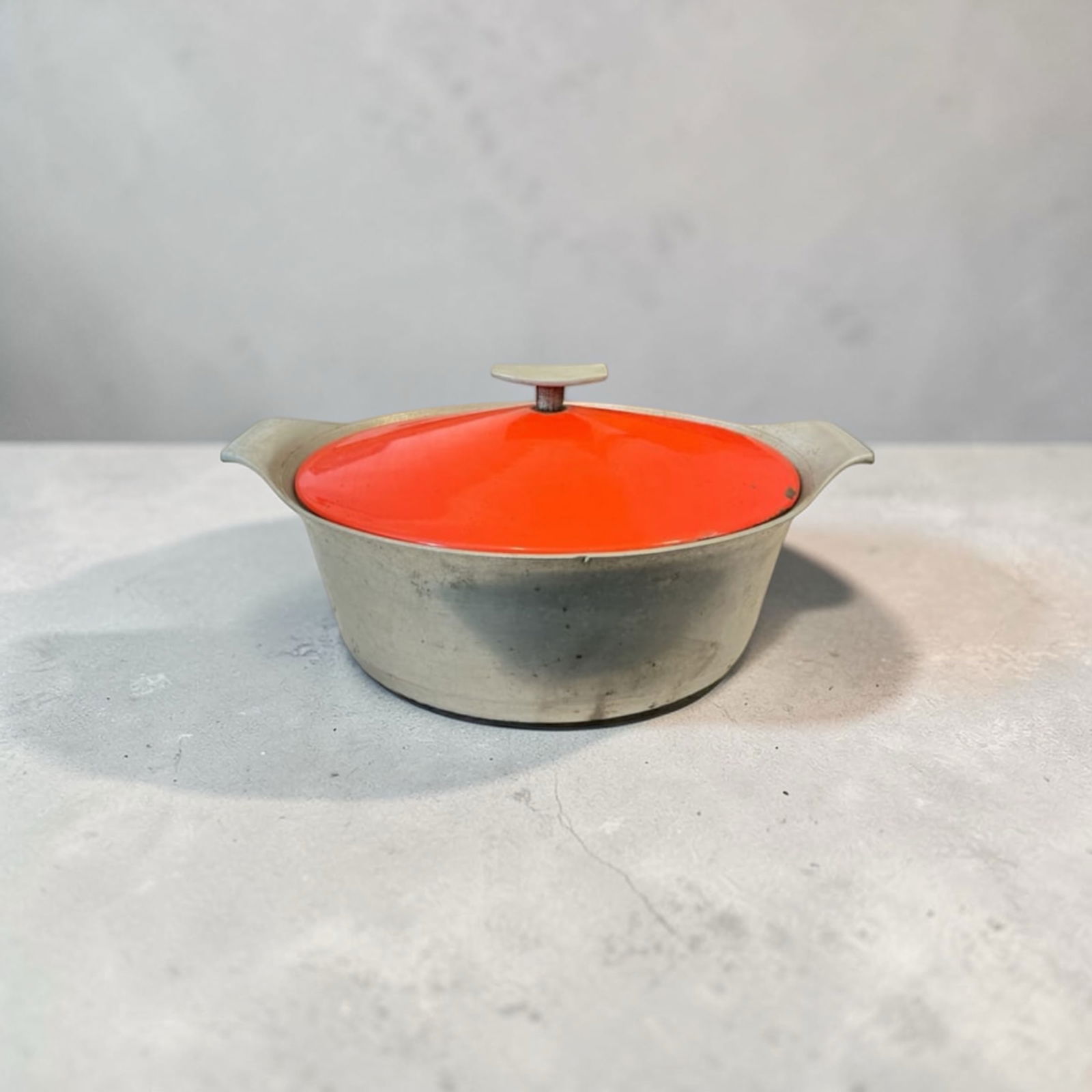 Mid-century Griswold #99 Cast Aluminum Oval Roaster With Porcelain-coated Steel Lid (1 of 3)