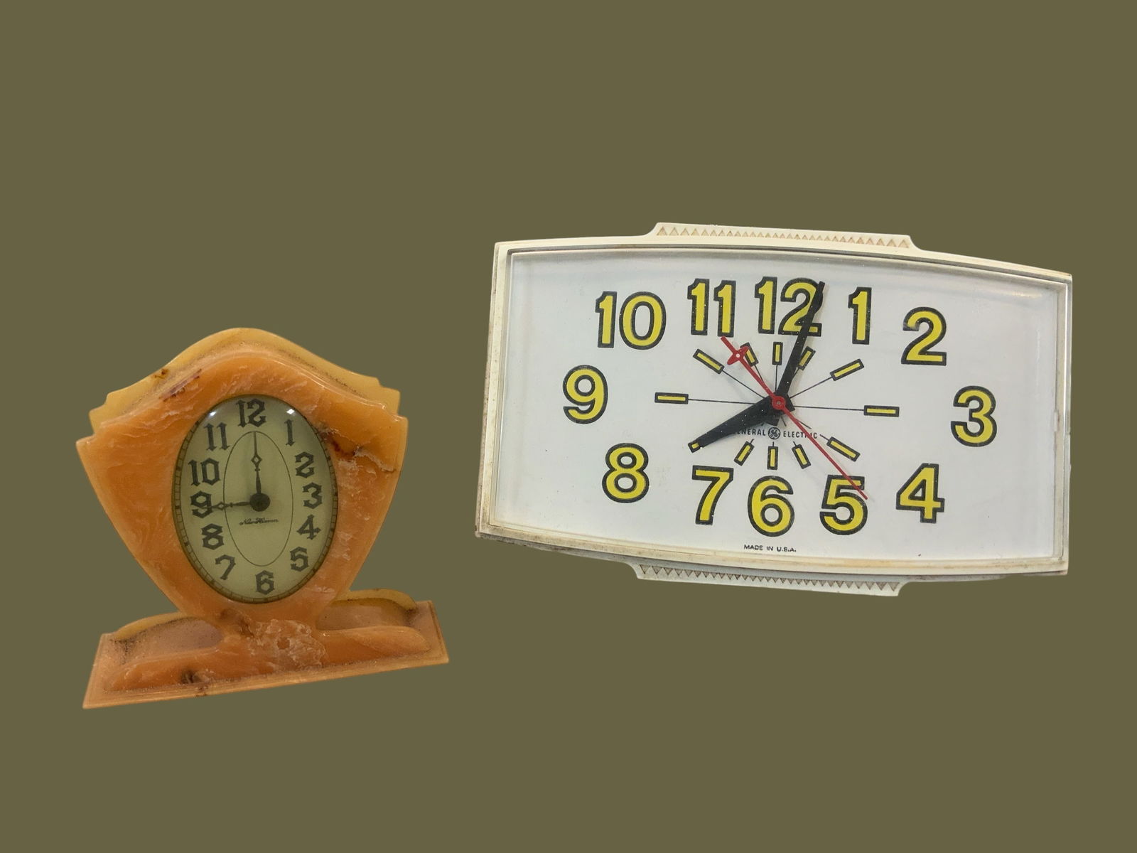 Art Deco New Haven Clock and MCM Plug-in General Electric Wall Clock (1 of 4)