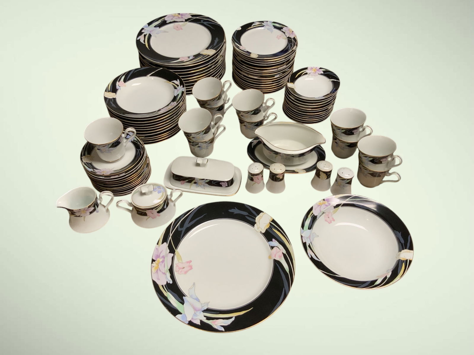 86pc Mikasa Charisma Black China Ensemble (1 of 4)