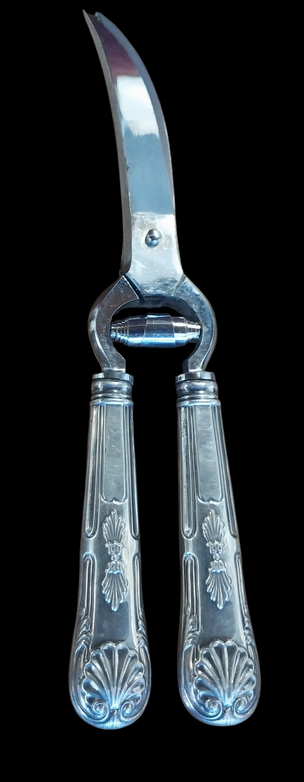 Vintage Sterling Handled Poultry Shearers: Vintage Sterling Handled Poultry Shearers 11 inches long total weight is 350 grams. ================================= PLEASE READ =============================Shipping for this lot is available ONLY T