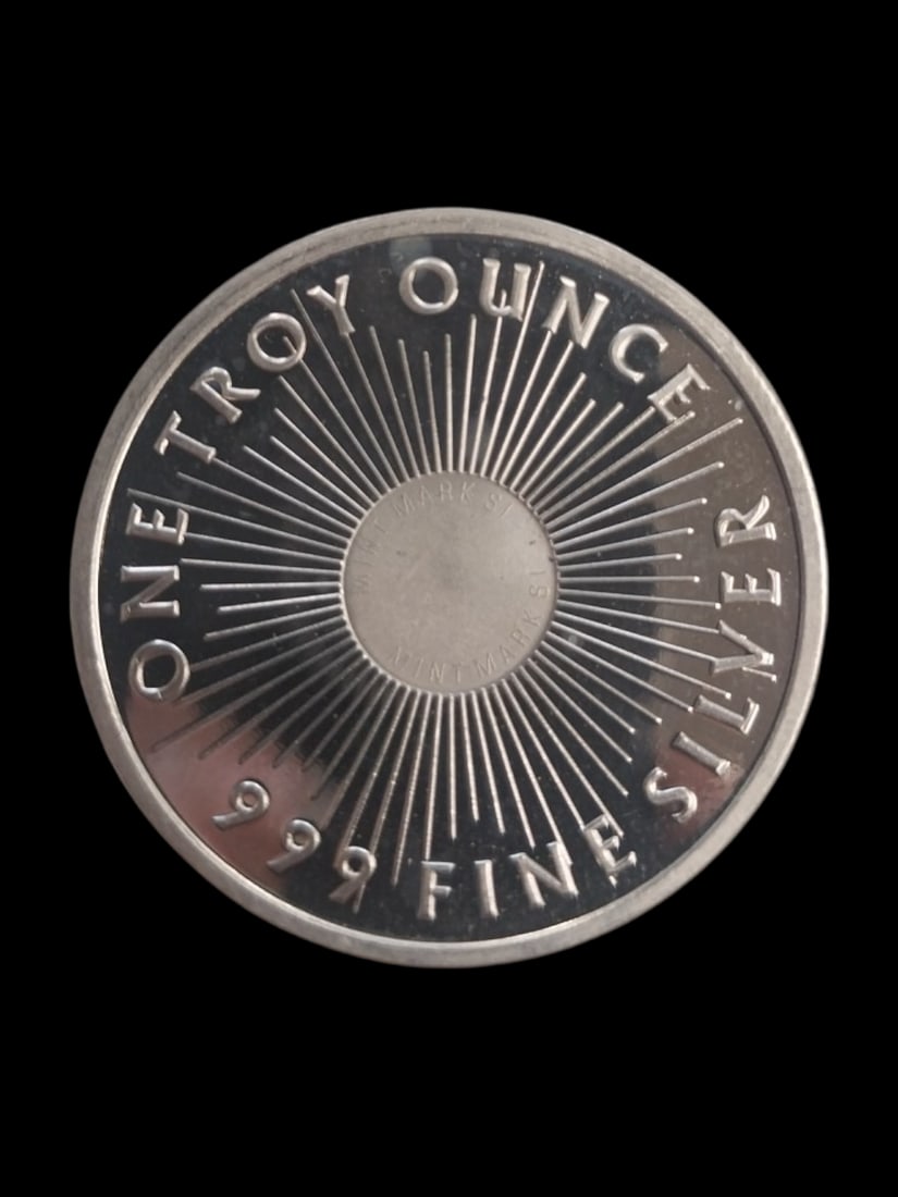 1 Troy Ounce 999 Silver Eagle Coin: 1 Troy Ounce 999 Silver Eagle Coin by Sunshine Minting.===================PLEASE READ===================Shipping for this lot is available ONLY THROUGH LIVESHIPPING. We advise all bidders to obtain a