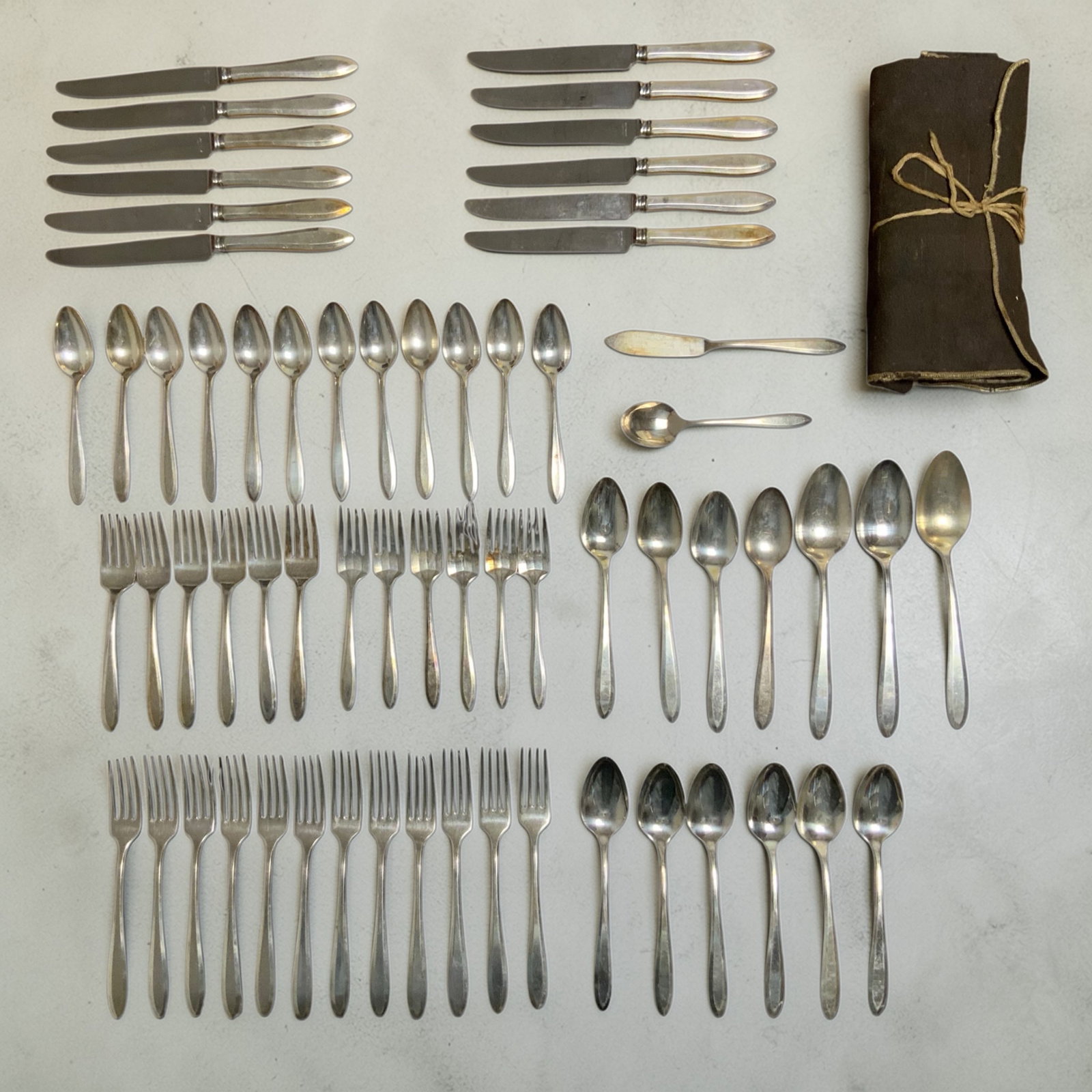 Community Plate SILVERPLATE Service for 12 plus extras (1 of 5)