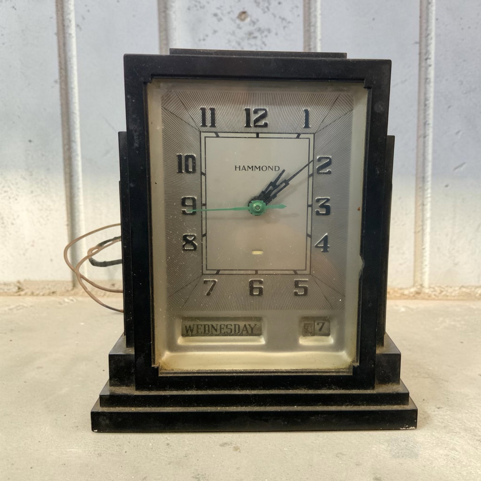 Art Deco Hammond Skyscraper Calendar Clock: Art Deco Hammond Skyscraper Calendar Clock. Run status unknown-needs re-wiring. 6 1/2" tall. =========================PLEASE READ===================Shipping for this lot is available ONLY THROUGH LIVE