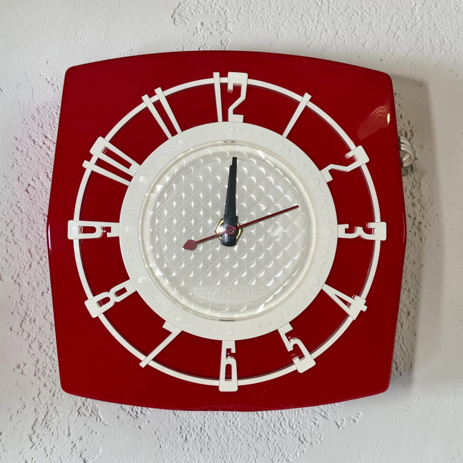 MCM Spartus Self-starting Electric Wall Clock (1 of 3)