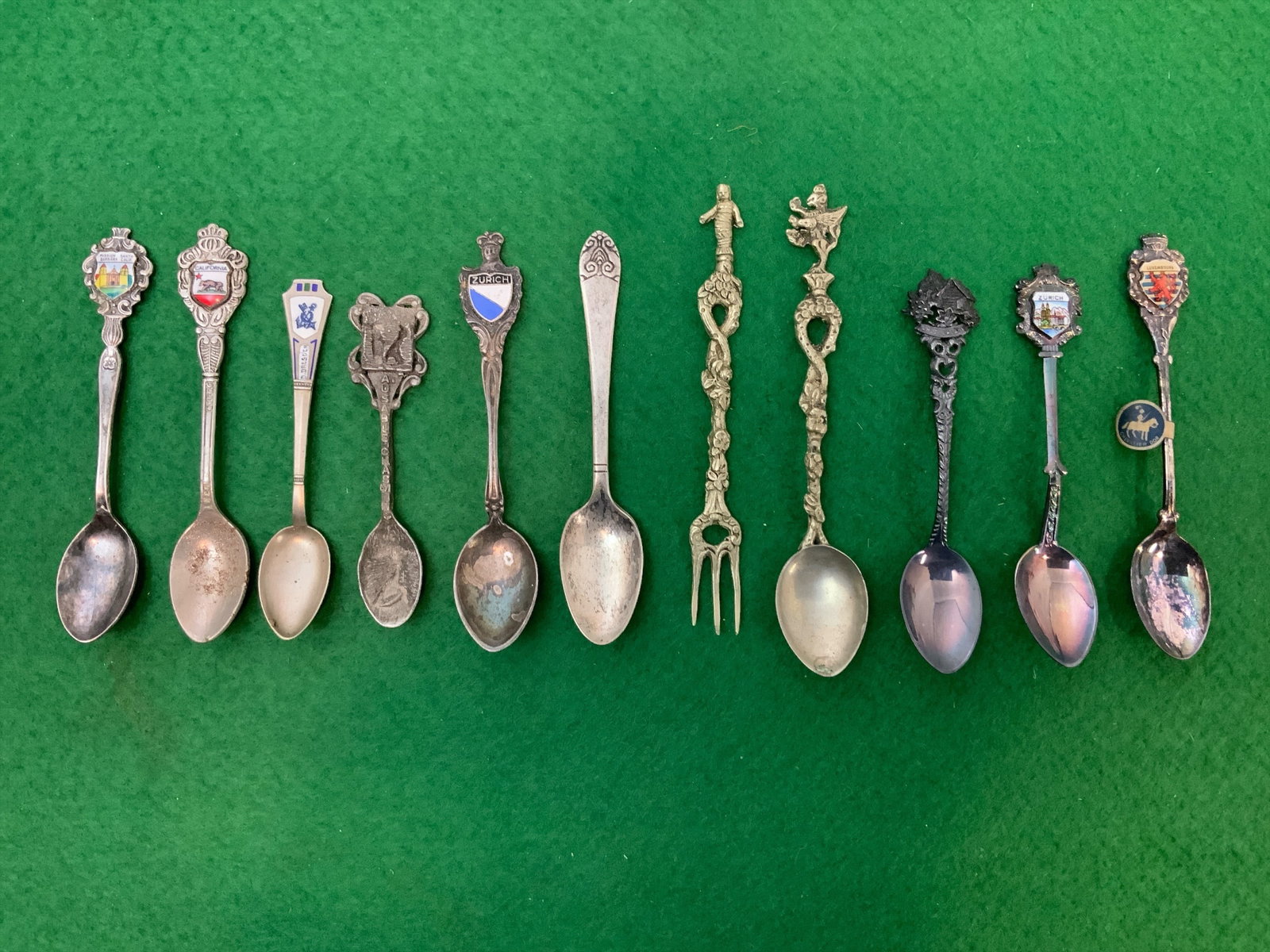 Vtg Souvenir Collectible Spoons (1 of 4)
