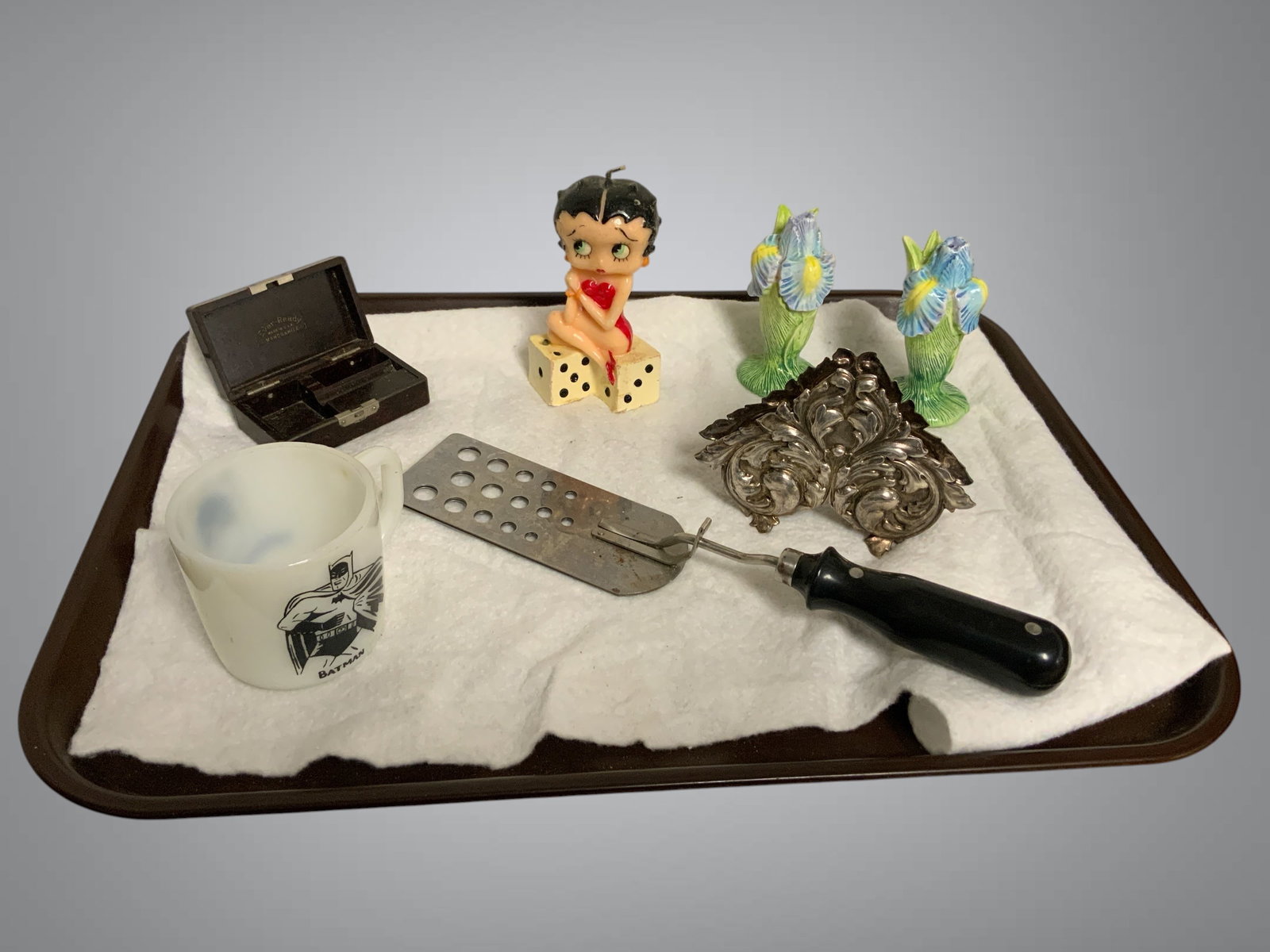 Tray: Estate Items Decor-Collectibles-Kitchen & Table (1 of 7)