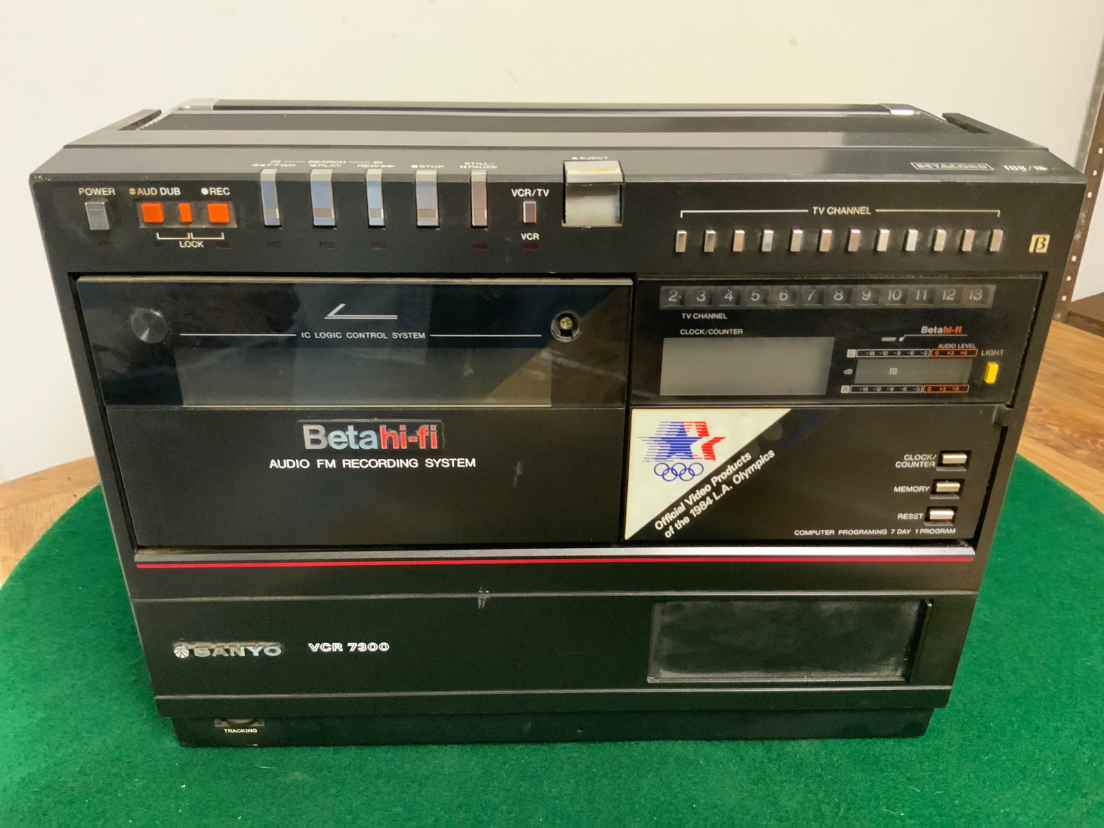 1980s Sanyo VCR7300 Beta hi-fi Audio FM Recording System: 1980s Sanyo VCR7300 Beta hi-fi Audio FM Recording System. Unique and rare item. Untested. Only the AC adapter and cord is included. 6 1/2" x 11" x 14 1/2". .>>>>>>>>>>>>>>READ—-READ—-READ—-Shipp