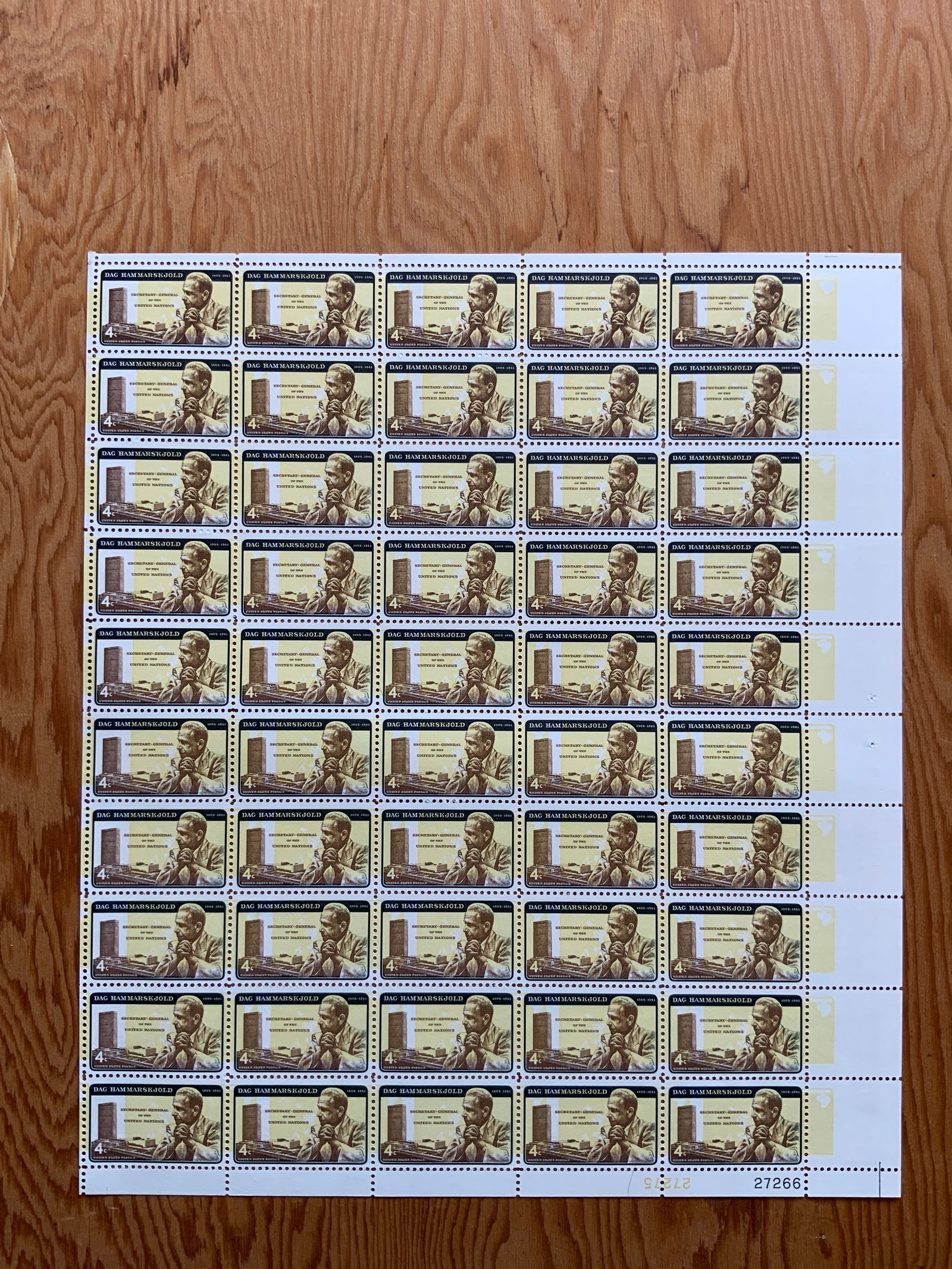 Mint Sheet Dag Hammarskjöld 4c Invert Error: Mint Sheet Dag Hammarskjöld Invert Error..>>>>>>>>>>>>>>READ—-READ—-READ—-Shipping for this lot is available ONLY THROUGH LIVEAUCTIONEERS/LIVESHIPPING. We advise all bidders to obtain a shippin