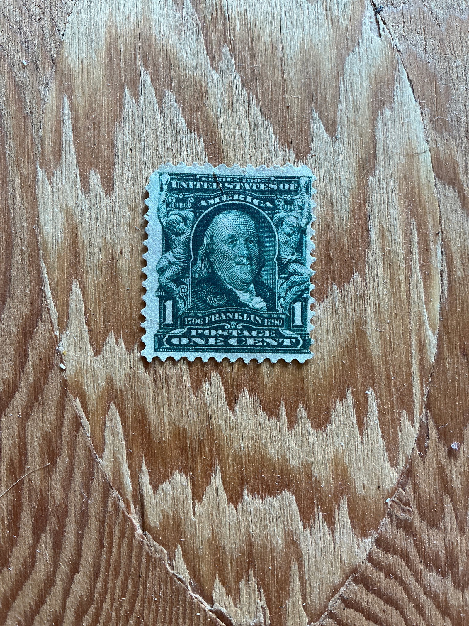 U.S. 1902 Benjamin Franklin 1cent Postage Stamp Uncancelled No Gum (1 of 3)