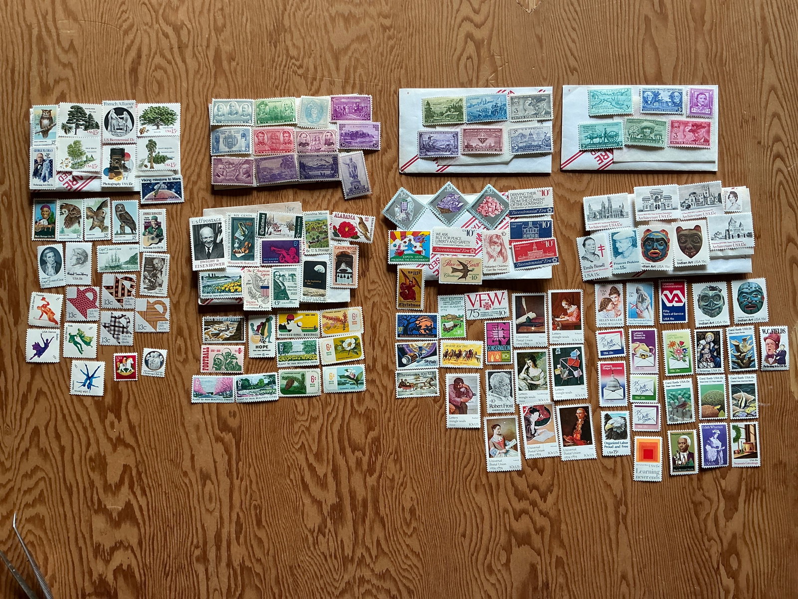 Vtg Assorted Loose UNused UNcancelled Original Gum Postage Stamps (1 of 5)
