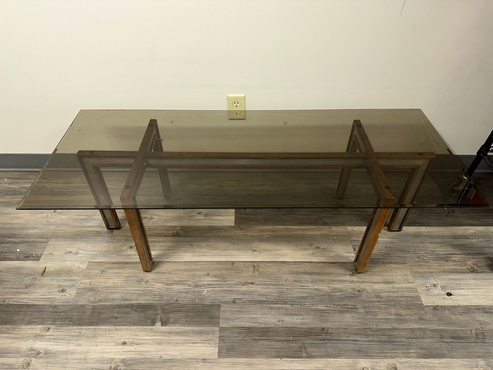 Mid century glass top coffee table (1 of 4)