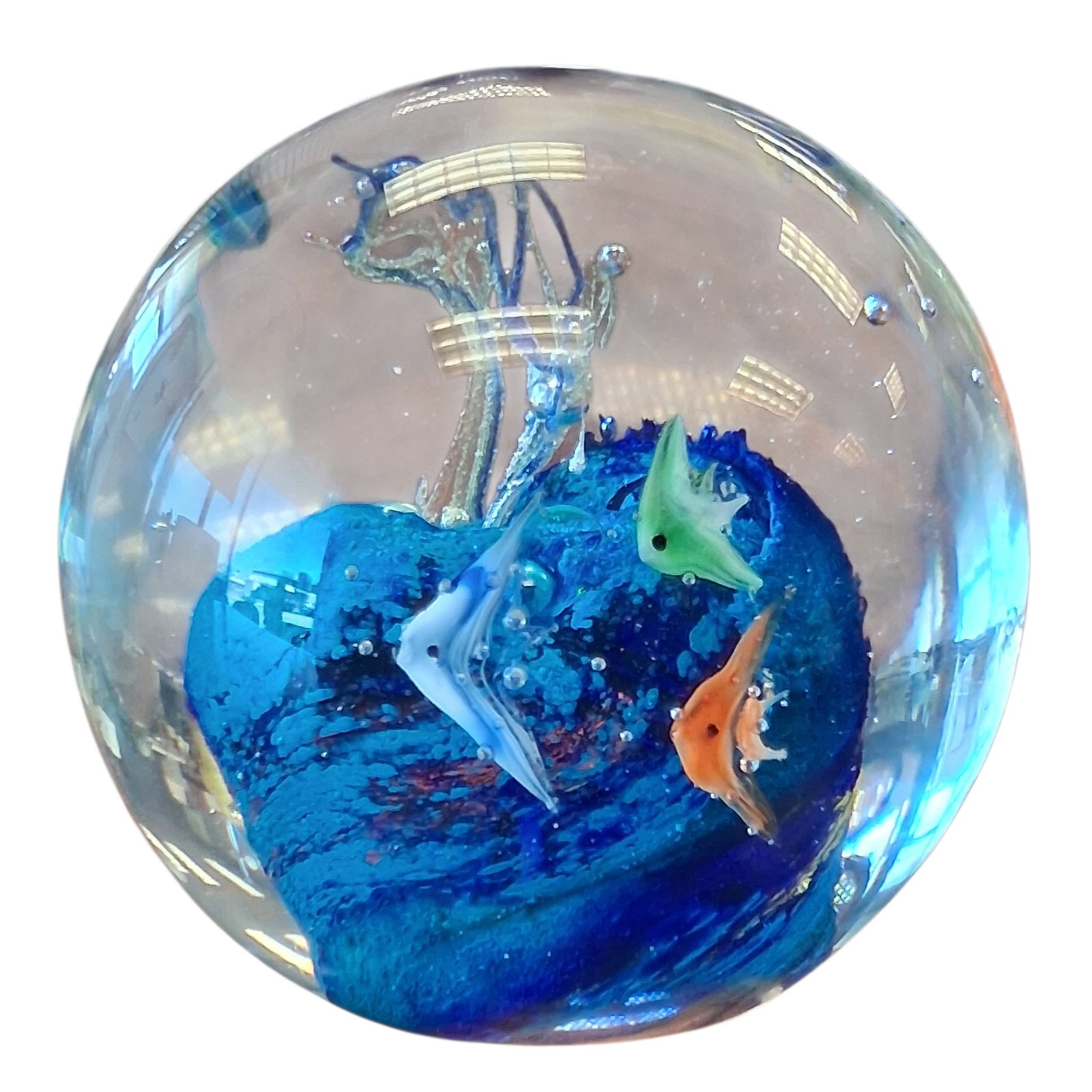 Large Murano-stylefish aquarium art glass paperweight. (1 of 4)